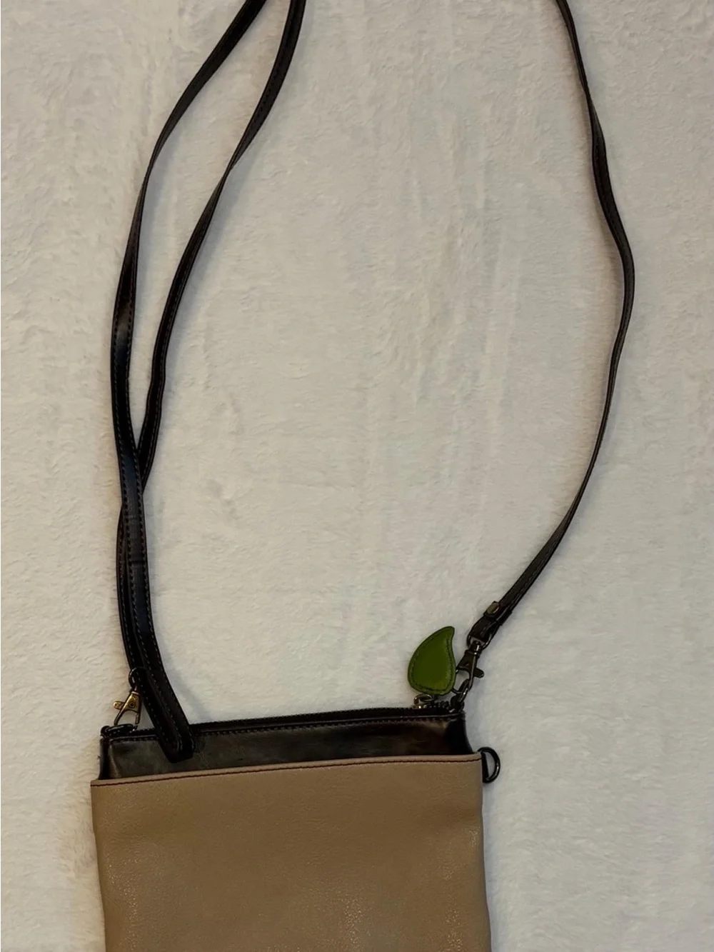 Chala Cream Crossbody w/ Colorful Hummingbird Applique & Dark Brown Trim (NWOT)